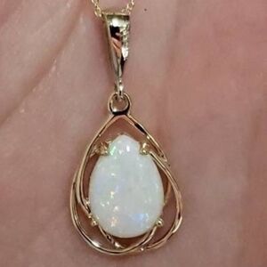 Gold and White Teardrop Pendant Necklace
